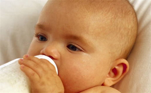 何姓男生如何取一个稳重大气的好名字？