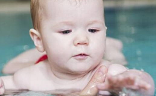 何姓2026年05月11日出生女宝宝的五行取名详解